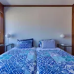 Floor 805