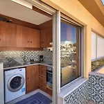 Floor 805 フンシャル