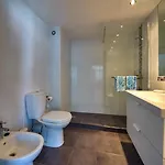 Floor 805 * フンシャル