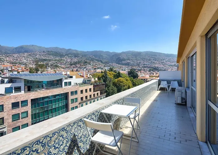 Floor 805 * Funchal (Madeira)