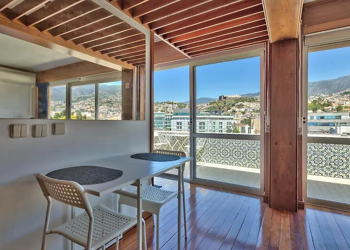 Floor 805 * Funchal (Madeira)