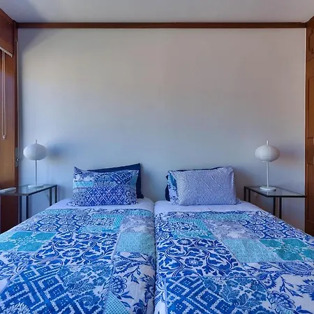 Floor 805